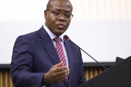 PF indicia ex-ministro Silvio Almeida por importunação sexual