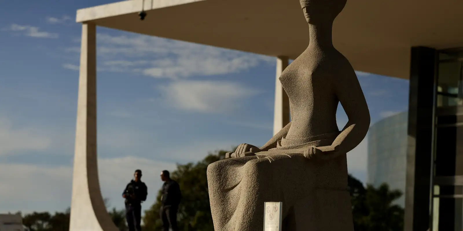 STF determina execução das penas de Bolsonaro e mais réus do Núcleo 1