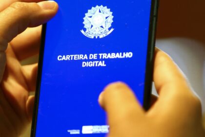 Taxa de desemprego cai para 5,4%, a menor desde 2012