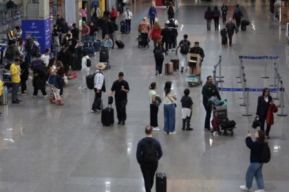 Turismo internacional no Brasil bate recorde em 2025