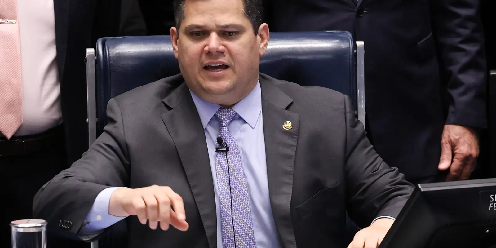 Alcolumbre critica decisão de Gilmar Mendes sobre impeachment no STF