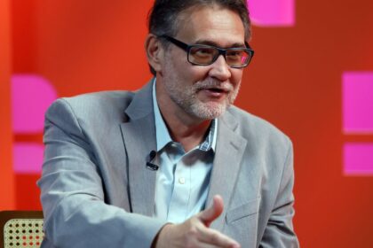 Brasil no Mundo recebe o historiador João Cezar de Castro Rocha