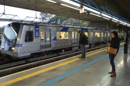 Governo de SP anuncia aumento nas passagens de metrô e de trens