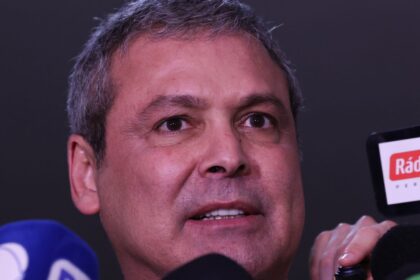 Líder do PT considera escandalosa decisão de votar PL da dosimetria