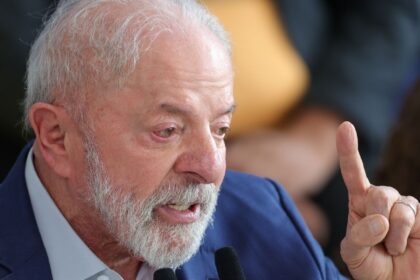 Lula cita feminicídios e cobra luta de homens contra a violência