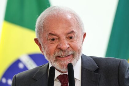 Lula faz discurso de Natal em cadeia nacional de rádio e televisão