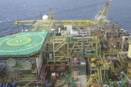 Mesmo com vazamento sanado, plataforma da Petrobras segue sem produção