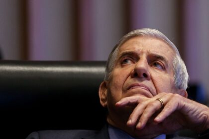 Moraes concede prisão domiciliar humanitária a Augusto Heleno