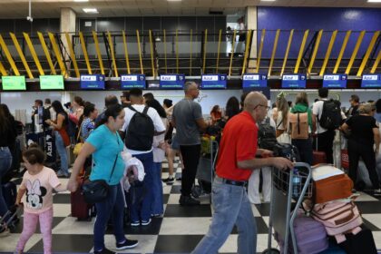 Passageiros de Congonhas relatam cansaço e falta de suporte de aéreas