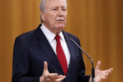 Sem dinheiro, mãos estão amarradas para combate ao crime, diz ministro