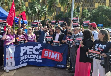 Pedro Rafael/Agência Brasil Brasília (DF), 10/12/2025 – Ato em defesa dos jornalistas e pela PEC do diploma.
Foto: Pedro Rafael/Agência Brasil