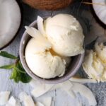 Receitas geladas com coco são práticas, refrescantes e ideais para enfrentar o calor