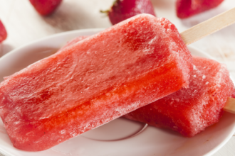 10 receitas geladas com frutas para refrescar os dias quentes