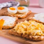 Fotografia de ovos em vários formatos: mexidos, cozidos, fritos