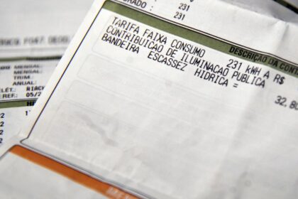 Aneel divulga calendário para anúncio de bandeiras tarifárias em 2026