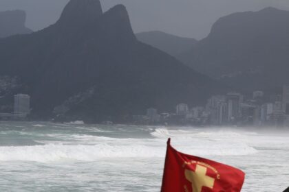 Chuva forte atinge o Rio de janeiro desde a noite desta segunda-feira