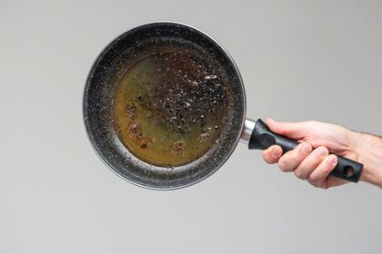 como limpar panela queimada