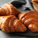 Como tirar cheiro de alho e peixe da pia