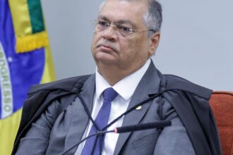 Dino proíbe emendas para entidades ligadas a parentes de parlamentares