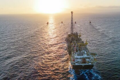 Petrobras supera projeções e tem produção recorde em 2025