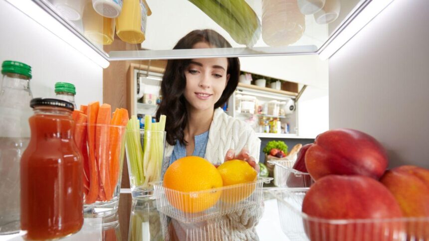 Foto de uma geladeira