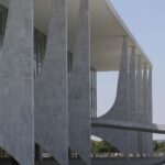 Sancionadas leis de doação de material militar ao Paraguai e Uruguai