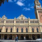 Segunda de céu claro, sol e sensação de calor na capital paulista