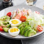 Ideias de jantar low carb fáceis, rápidas e cheias de sabor para o dia a dia