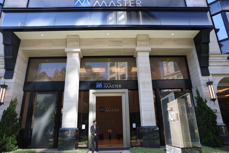 São Paulo (SP), 19/11/2025 - Fachada do Banco Master na rua Elvira Ferraz em Itaim Bibi. Foto: Rovena Rosa/Agência Brasil