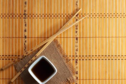 Shoyu é versátil e pode transformar frango, legumes e carnes em pratos cheios de sabor