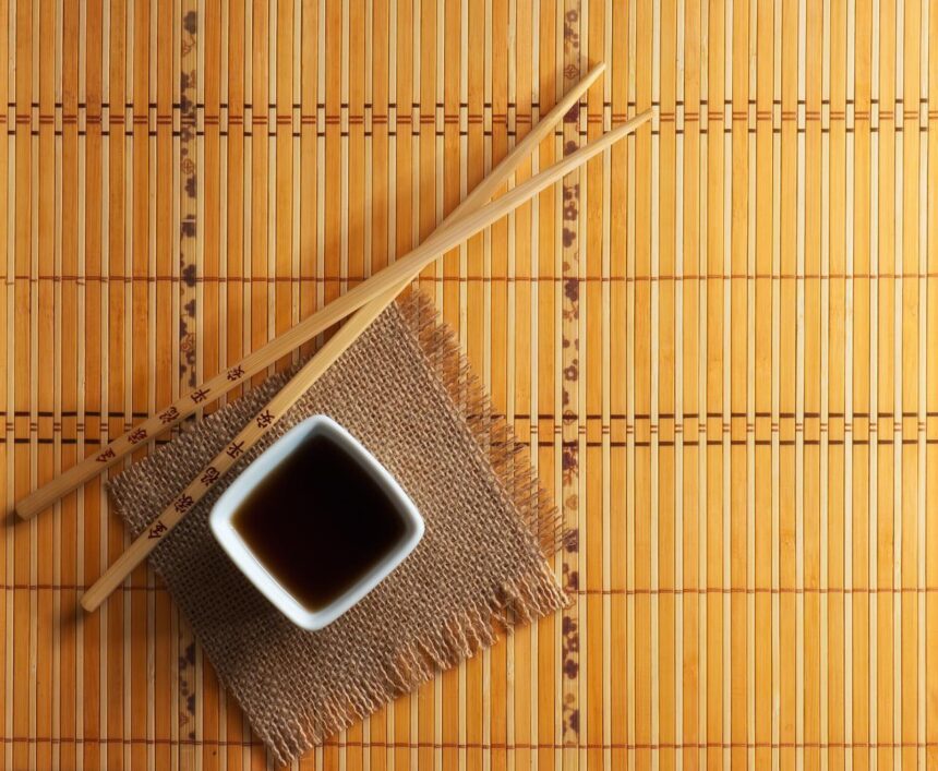 Shoyu é versátil e pode transformar frango, legumes e carnes em pratos cheios de sabor