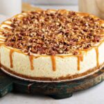 Imagem de uma torta doce inteira