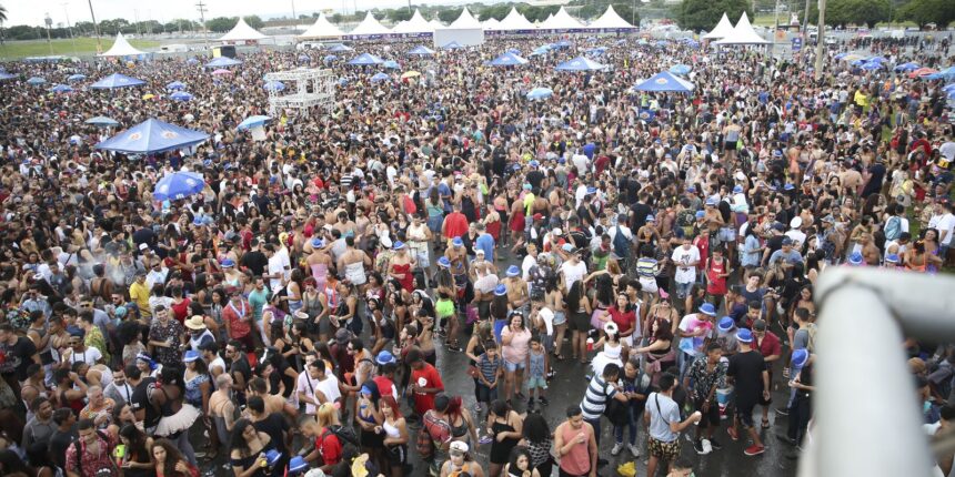 Carnaval requer prevenção de acidentes com rede elétrica, diz Abradee