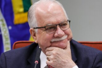 Caso Master: Fachin convoca ministros para tratar de menções a Toffoli
