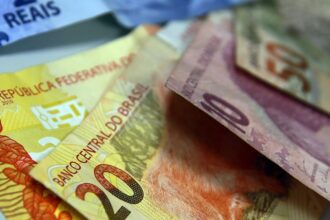 Dívida Pública fica praticamente estável, mas supera R$ 8,6 trilhões