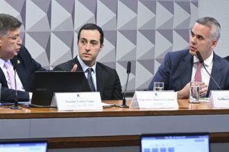 Empresário se mantém em silêncio em depoimento à CPMI do INSS