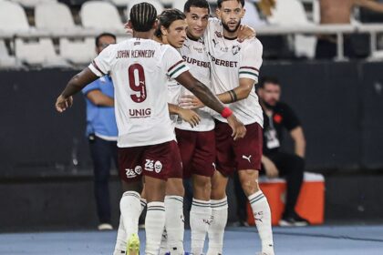 Flu derrota Vasco e sai em vantagem por vaga na final do Carioca