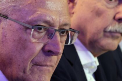 Governo prepara plano para socorrer setores afetados por tarifaço