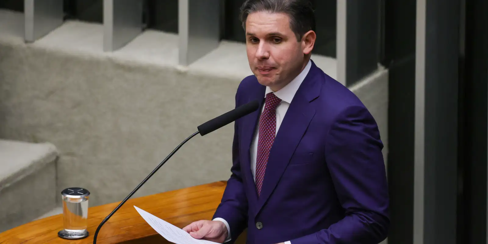 Motta promete avançar sobre escala 6x1 e trabalho por aplicativos