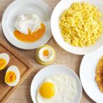 Diferentes tipos de ovos preparados no micro-ondas