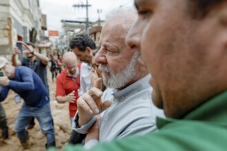 Perdas materiais serão recuperadas, diz Lula em visita a Minas Gerais