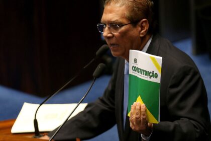 Senador Jader Barbalho é internado em Belém após mal-estar