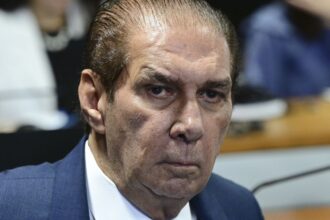 Senador Jader Barbalho tem alta hospitalar depois de 4 dias internado