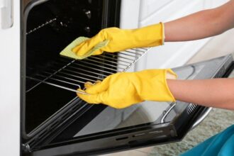 Truques para deixar o fogão e o forno brilhando sem esforço!