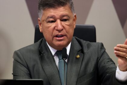 Viana recorre ao STF para obrigar depoimento de Vorcaro na CPMI