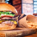 Fast-food em casa: hambúrguer artesanal pronto em 20 minutos