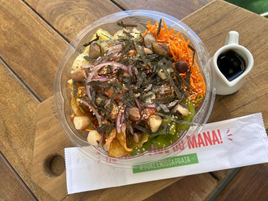 Poke funcional combina proteína, fibras e vitaminas para recuperar o corpo após o Carnaval