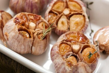 Imagem de alhos assados