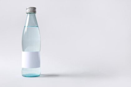 Água engarrafada também tem prazo de validade e exige armazenamento adequado