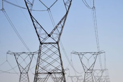 Aneel leiloa cinco lotes de linhas de transmissão de energia